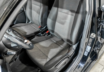 Подержанный автомобиль Kia Rio Hatchback 2020 года (19 фото)