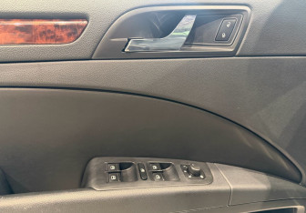 Подержанный автомобиль Skoda Superb Wagon 2012 года (19 фото)