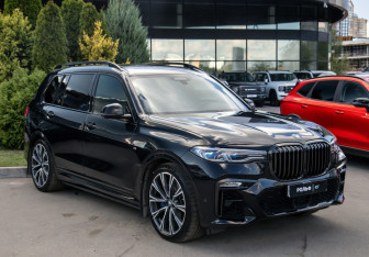 Подержанный автомобиль BMW X7 2019 года (2 фото)