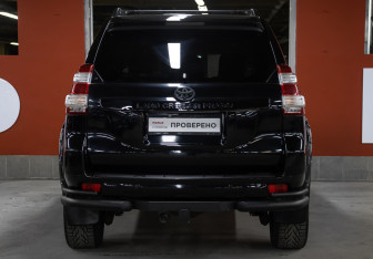 Подержанный автомобиль Toyota Land Cruiser Prado 2016 года (6 фото)