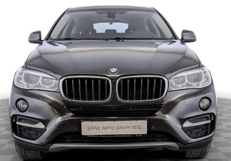 Подержанный автомобиль BMW X6 2018 года (2 фото)