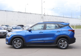 Подержанный автомобиль Kia Seltos 2021 года (8 фото)