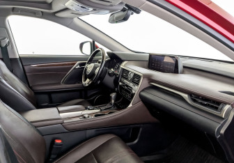 Подержанный автомобиль Lexus RX 2016 года (11 фото)