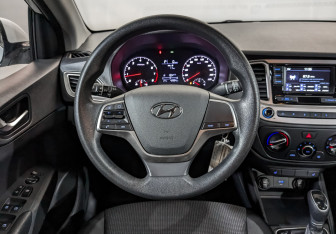 Подержанный автомобиль Hyundai Solaris Sedan 2020 года (21 фото)