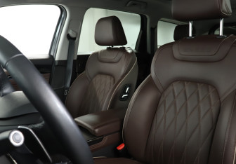 Подержанный автомобиль Exeed VX 2023 года (17 фото)