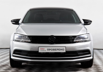 Подержанный автомобиль Volkswagen Jetta Sedan 2015 года (2 фото)