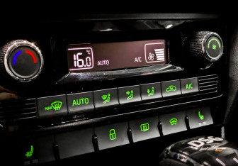 Подержанный автомобиль Skoda Rapid Liftback 2018 года (28 фото)