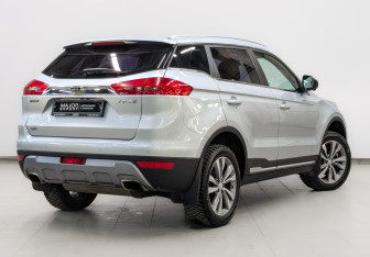 Подержанный автомобиль Geely Atlas 2021 года (5 фото)