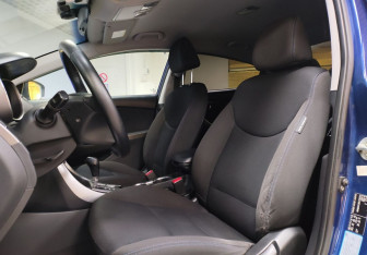 Подержанный автомобиль Hyundai Elantra Sedan 2012 года (10 фото)