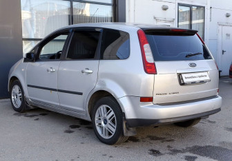 Подержанный автомобиль Ford C-MAX 2006 года (7 фото)