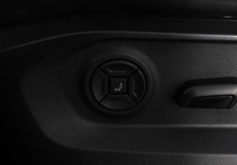 Подержанный автомобиль Volkswagen Touareg 2022 года (23 фото)