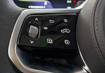 Новый Hongqi E-HS9 2021 (21 фото)