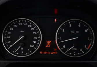 Подержанный автомобиль BMW X1 2014 года (13 фото)
