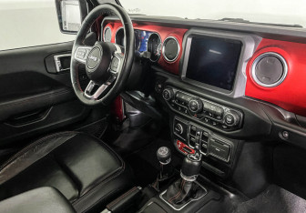 Подержанный автомобиль Jeep Wrangler 2021 года (9 фото)