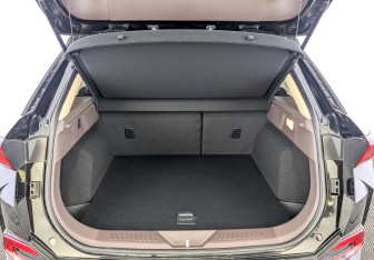 Новый FAW Bestune T77 2024 (8 фото)