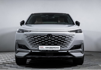 Подержанный автомобиль Changan UNI-K 2023 года (2 фото)
