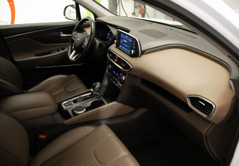 Подержанный автомобиль Hyundai Santa Fe 2019 года (29 фото)