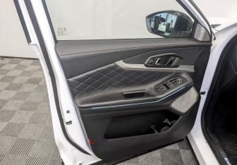 Подержанный автомобиль Exeed TXL 2022 года (18 фото)