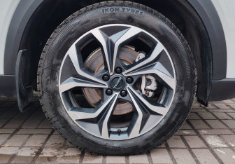 Подержанный автомобиль Haval F7 2024 года (16 фото)