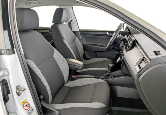 Подержанный автомобиль Skoda Rapid Liftback 2021 года (23 фото)