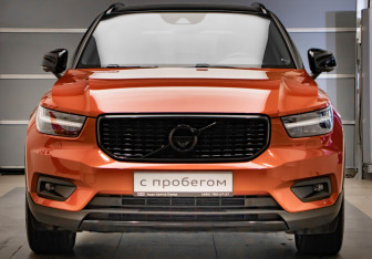 Подержанный автомобиль Volvo XC40 2019 года (2 фото)