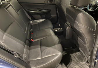 Подержанный автомобиль Subaru XV 2013 года (11 фото)