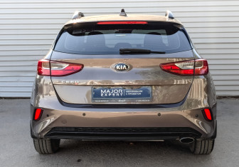 Подержанный автомобиль Kia Ceed Hatchback 2019 года (6 фото)