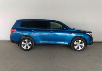 Подержанный автомобиль Toyota Highlander 2011 года (8 фото)