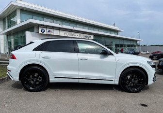 Подержанный автомобиль Audi Q8 2019 года (4 фото)