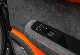 Подержанный автомобиль Zeekr 001 2023 года (14 фото)