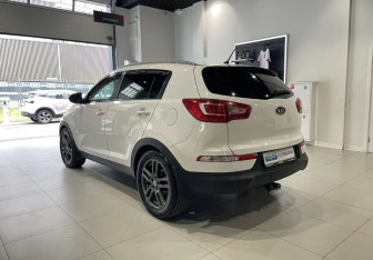 Подержанный автомобиль Kia Sportage 2010 года (6 фото)