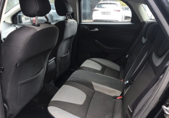 Подержанный автомобиль Ford Focus Hatchback 2011 года (9 фото)