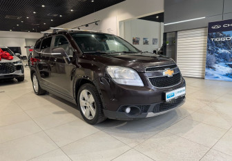 Подержанный автомобиль Chevrolet Orlando 2014 года (3 фото)