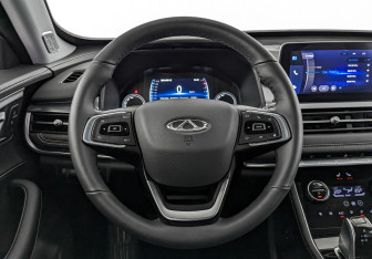 Подержанный автомобиль Chery Tiggo 8 2023 года (16 фото)