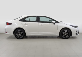 Подержанный автомобиль Toyota Corolla Sedan 2019 года (4 фото)