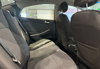 Подержанный автомобиль Hyundai Solaris Sedan 2013 года (11 фото)