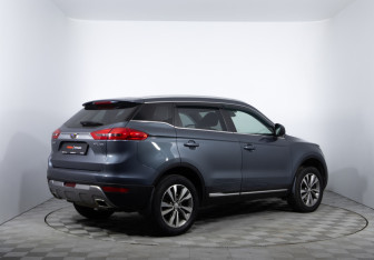 Подержанный автомобиль Geely Atlas 2021 года (5 фото)