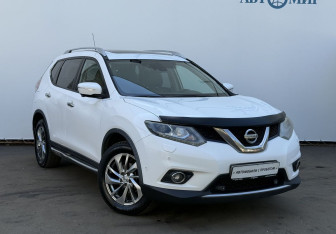 Подержанный автомобиль Nissan X-Trail 2015 года (3 фото)