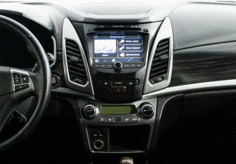 Подержанный автомобиль SsangYong Actyon 2014 года (8 фото)