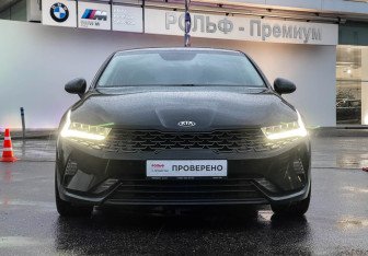 Подержанный автомобиль Kia K5 2021 года (2 фото)