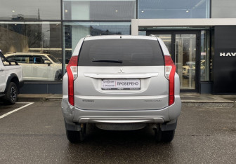 Подержанный автомобиль Mitsubishi Pajero Sport 2018 года (6 фото)