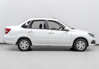 Подержанный автомобиль LADA (ВАЗ) Granta Sedan 2022 года (4 фото)