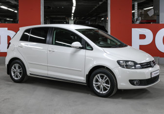 Подержанный автомобиль Volkswagen Golf Plus 2012 года (3 фото)