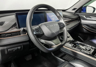 Подержанный автомобиль Exeed LX 2023 года (13 фото)