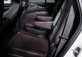 Подержанный автомобиль Cadillac Escalade Suv 2022 года (10 фото)