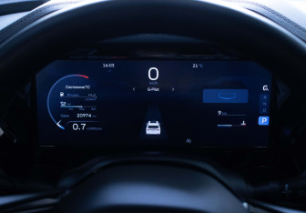 Подержанный автомобиль Geely Monjaro 2024 года (12 фото)