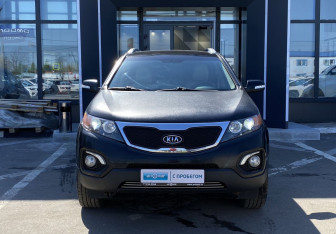 Подержанный автомобиль Kia Sorento 2012 года (2 фото)