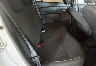 Подержанный автомобиль Renault Logan Sedan 2015 года (10 фото)