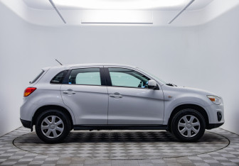 Подержанный автомобиль Mitsubishi ASX 2013 года (4 фото)