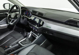 Подержанный автомобиль Audi Q3 2020 года (9 фото)
